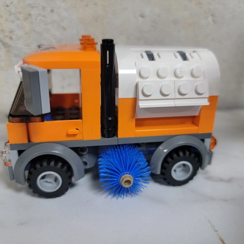 Lego 8404 City Sweeper Complete minifigures Instructions - Picture 5 of 7